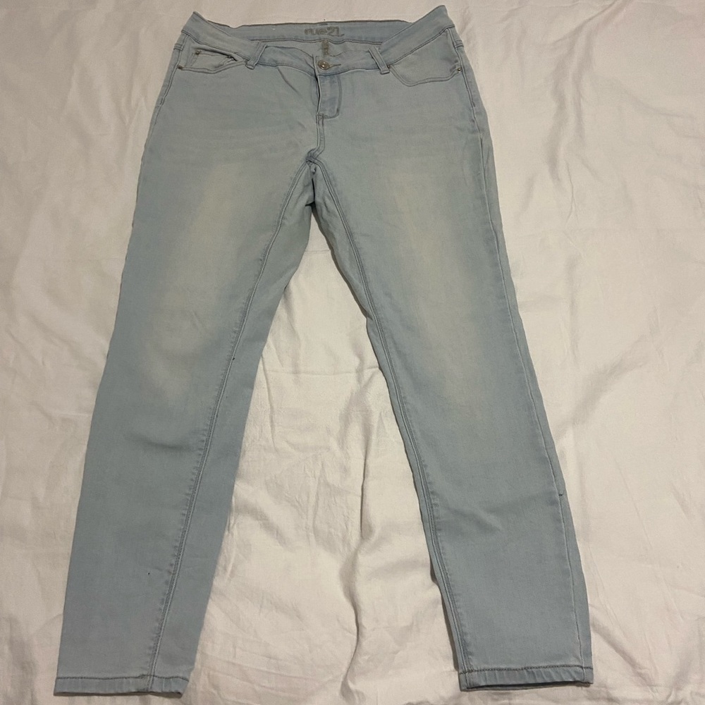 Light wash Rue 21 Skinny Jeans